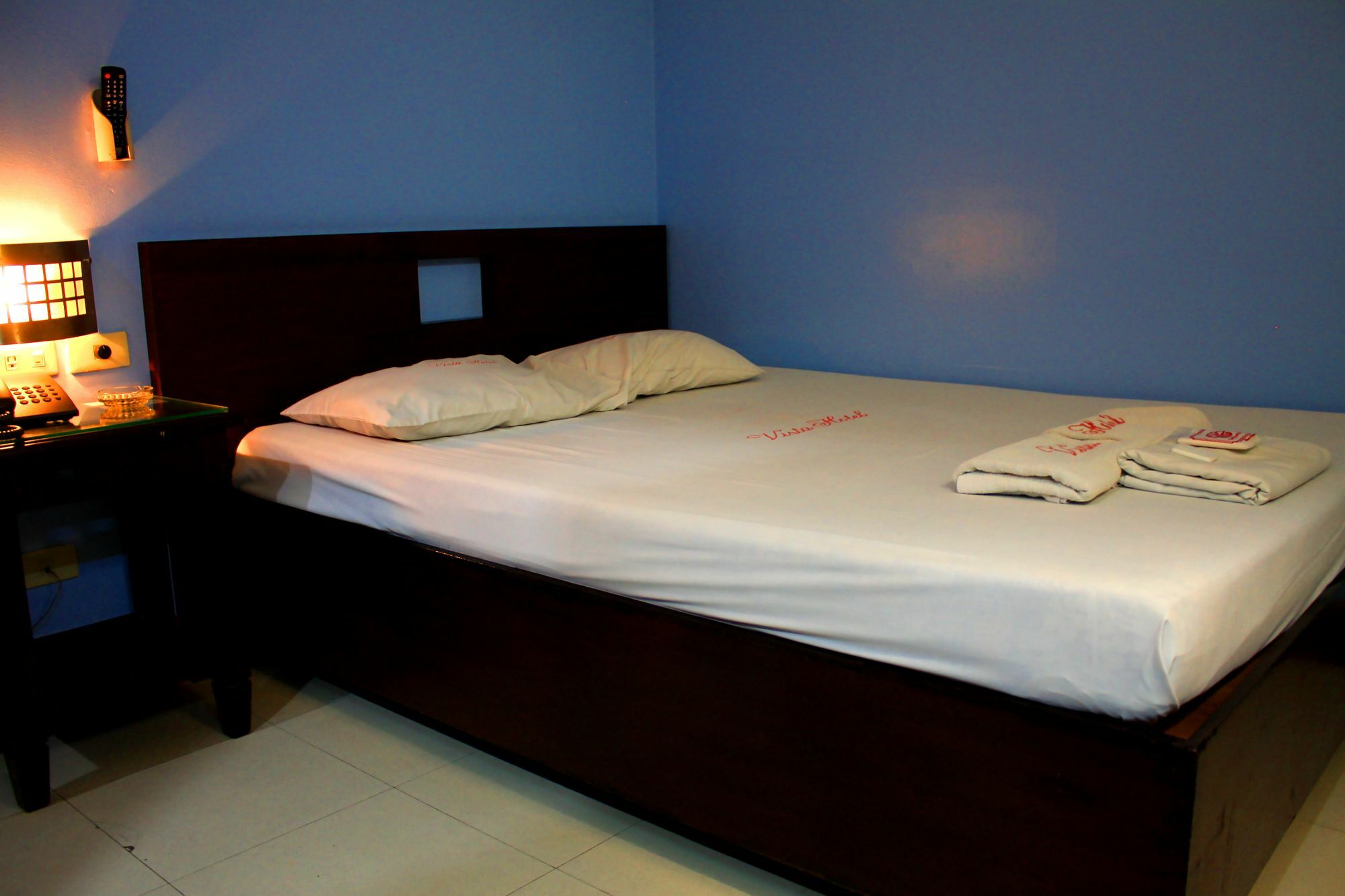 Vista Apartelle Makati City Extérieur photo