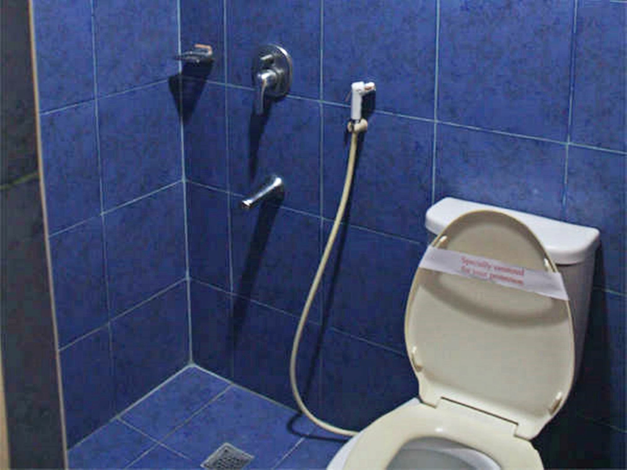 Vista Apartelle Makati City Extérieur photo