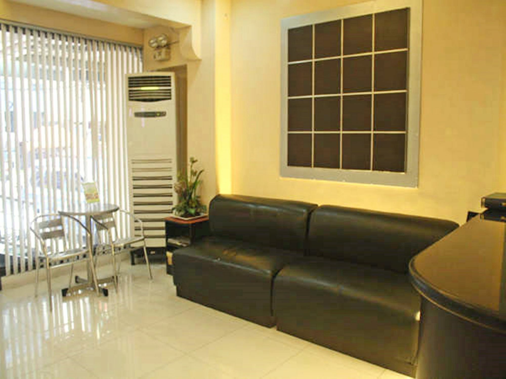 Vista Apartelle Makati City Extérieur photo